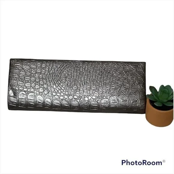 Bijoux Terner Grey gray metallic evening clutch with snap closures very clean