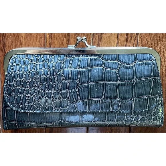 Blue Crocodile Embossed Vegan Faux Leather Clutch Kiss Lock Wallet