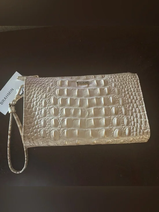 BRAHMIN Daisy Contour Melbourne Wristlet