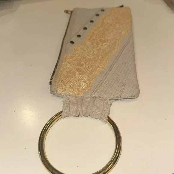Permanent Baggage bracelet wristlet