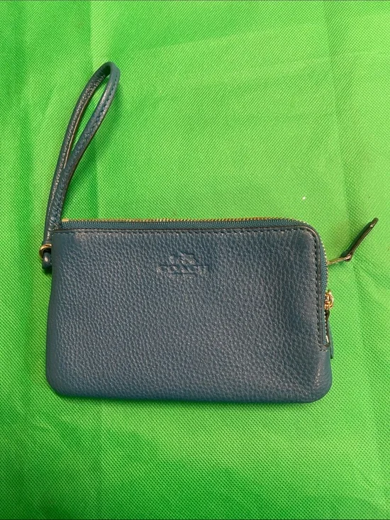 Vintage Coach Navy Pebbled Leather Wristlet with Gold Hardware