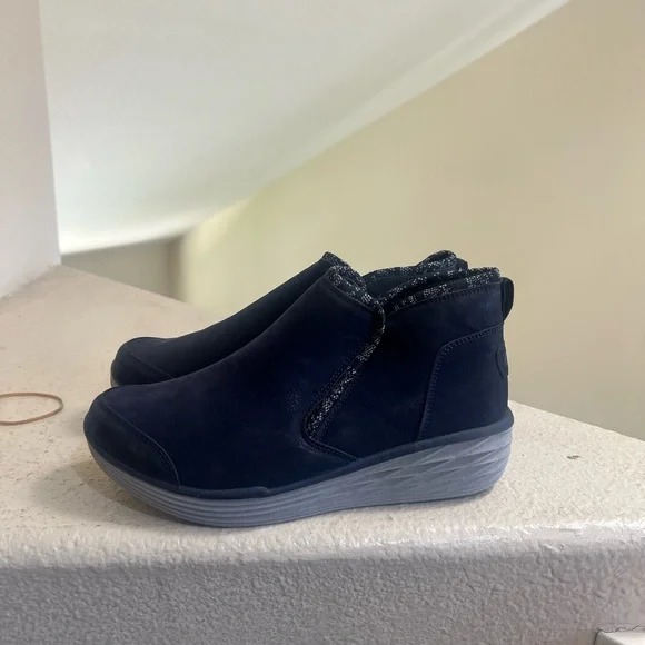 NWNT Ryka Namaste‎ Bootie Blue Fabric  Comfort Ankle Wedge Shoes Women Size 8.5W