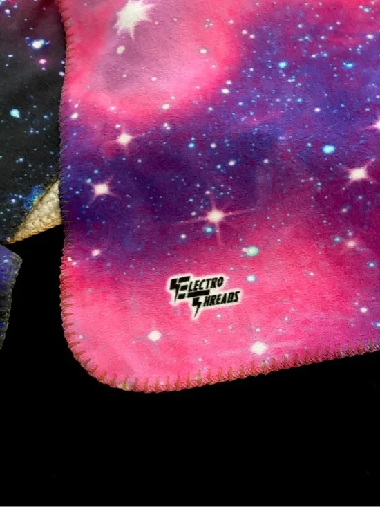Electro Threads Galaxy 2.0 Sherpa Hooded Blanket