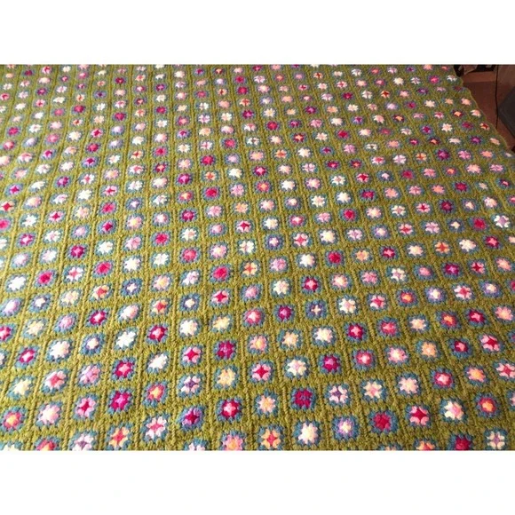 Handmade Granny Square Crochet Blanket Green Queen Excellent Boho Floral Throw