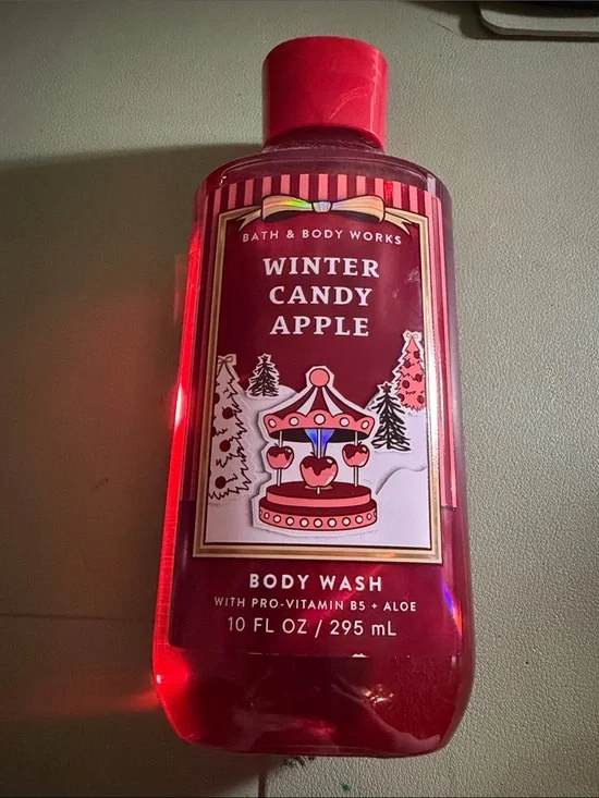 Bath & Body Works Winter Candy Apple Body Wash — Red