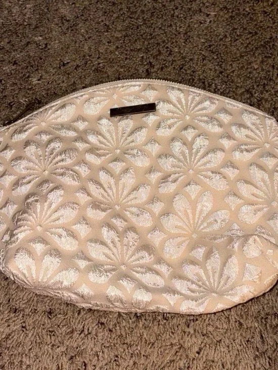 Neutral Embossed Floral Cosmetic Pouch - Cream