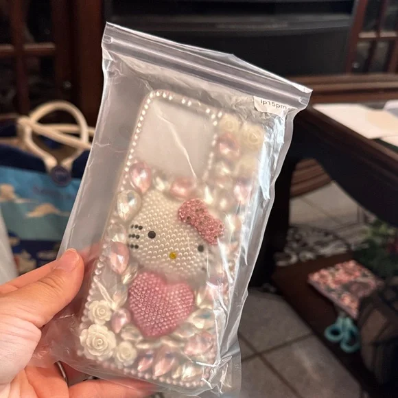 Hello Kitty Pink Crystal Heart Phone Case - Pink