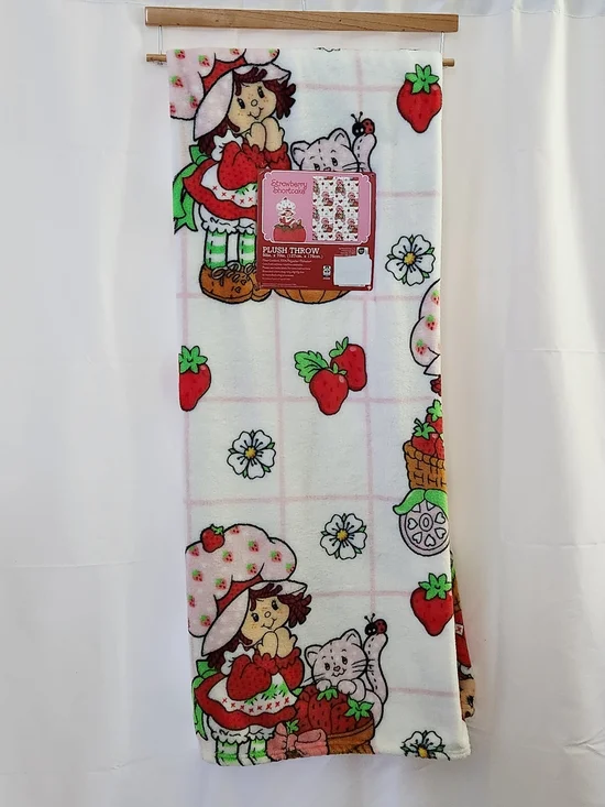 Strawberry Shortcake And Custard Cat Plush Throw Blanket - Pink & White