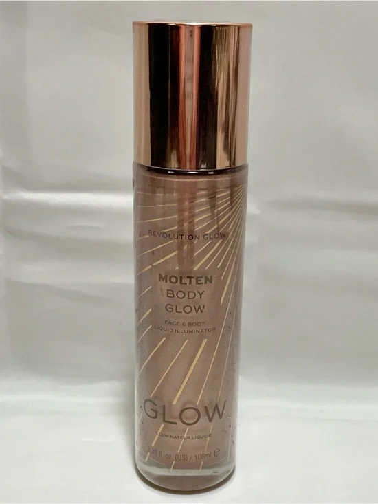 Makeup Revolution Molten Body Glow Illuminator — Rose Gold, New