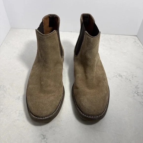 Clark's  Jaxen Chelsea Taupe‎ Suede boot, Size 7 .5 Ankle Pull-On