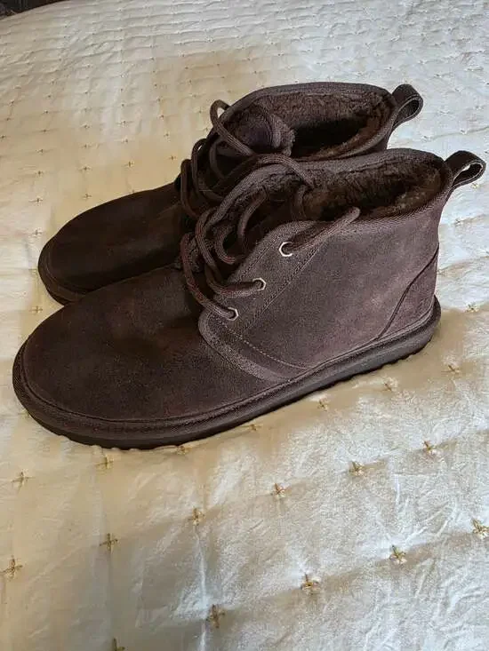 UGG‎ Men's Neumel Chukka Boots in Espresso Suede
