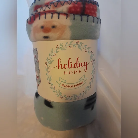 New Holiday Throw Blanket Santa Print (Macys)