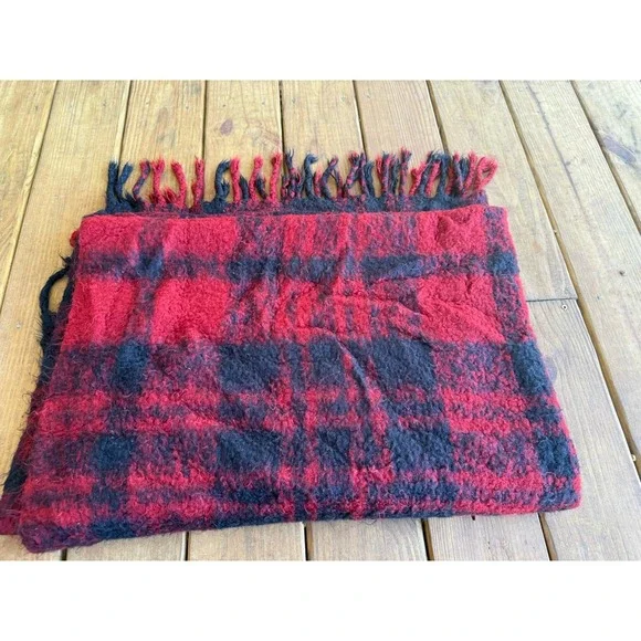 Pottery Barn 50x70 Red Black Tartan Plaid Fringe Acrylic Throw Blanket Cottage