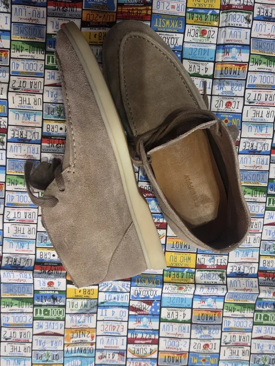 Size 6 Men's SUITSUPPLY Men's Suede Chukka Shoes in Taupe