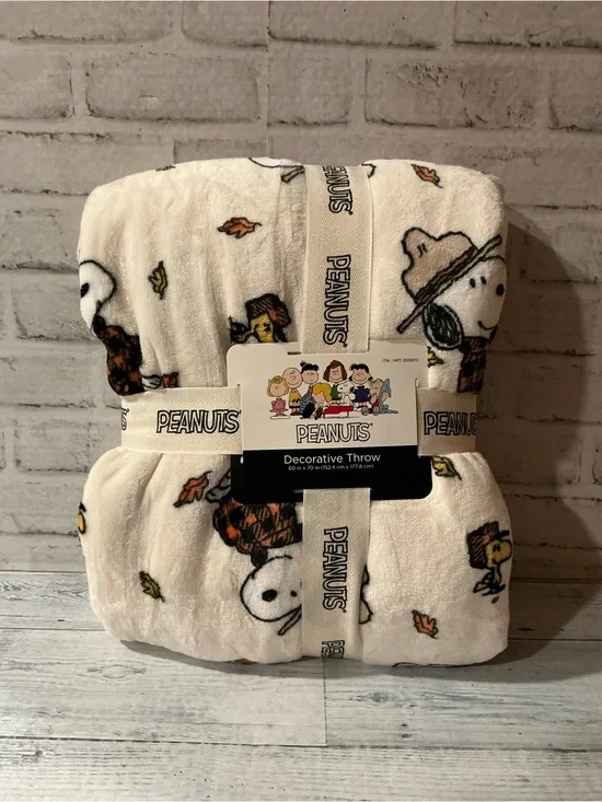 Berkshire VelvetLoft Peanuts Snoopy & Woodstock Fall Harvest Throw-60” x 70”