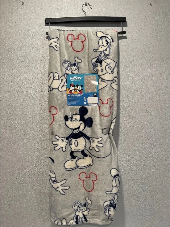 Disney Mickey and Friends Plush Throw Blanket 50x70 inches