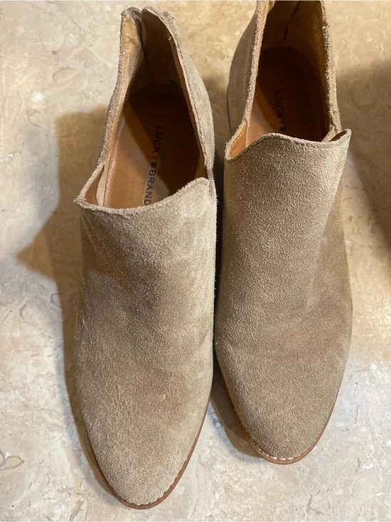 Lucky Brand  Women’s Beige Suede Ankle  Boots