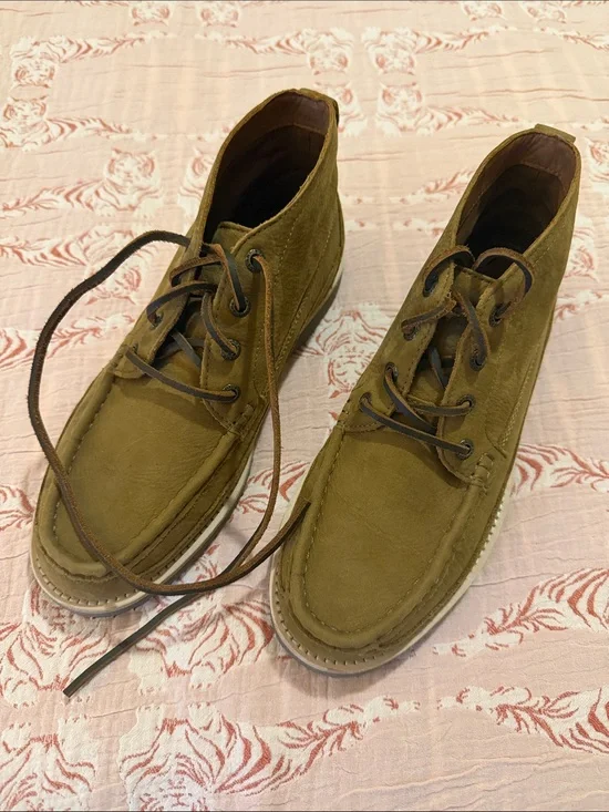 Men's Sperry Casual Suede Chukka Boots in Olive Brown