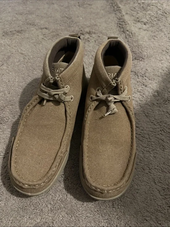 Canvas Chukka Boots in Khaki - Unbranded