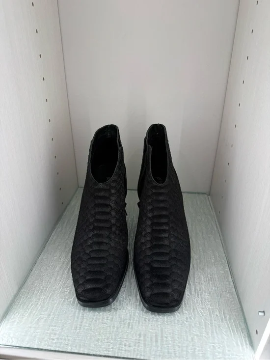Jeffrey Campbell Black Textured Snakeskin Ankle Boots – Size 6 - NWT
