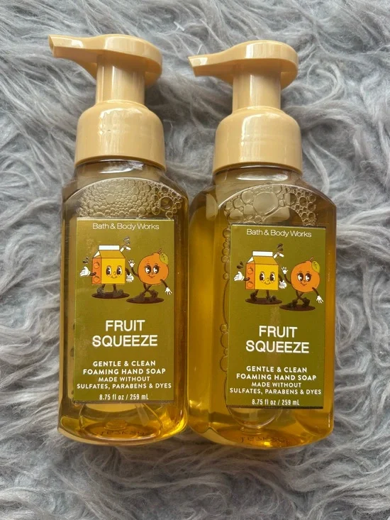 BBW FRUIT SQUEEZE FOAMING HAND SOAPS X2 NWT