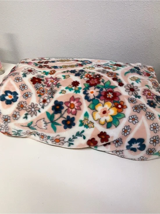 Vera Bradley Prairie Paisley Fleece Plush Throw Blanket Floral 75x53”