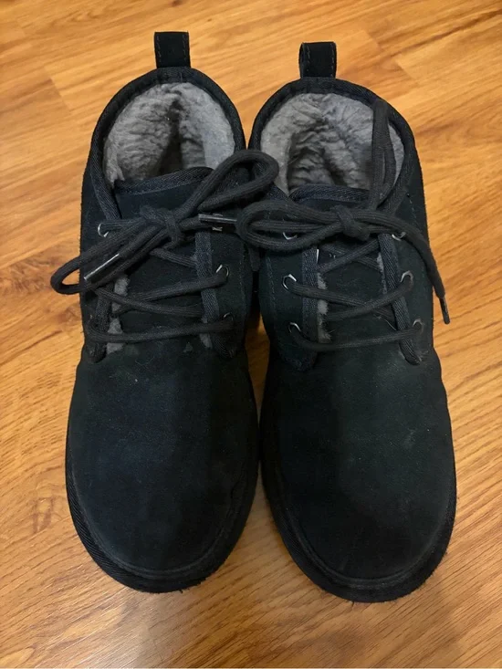 UGG Men's Black Suede Chukka Boots with Shearling Lining