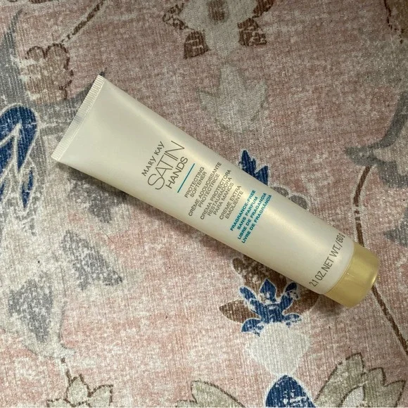 Mary Kay Satin Hands Protecting Softener Fragrance Free 2.1 oz 60g Hand Cream‎