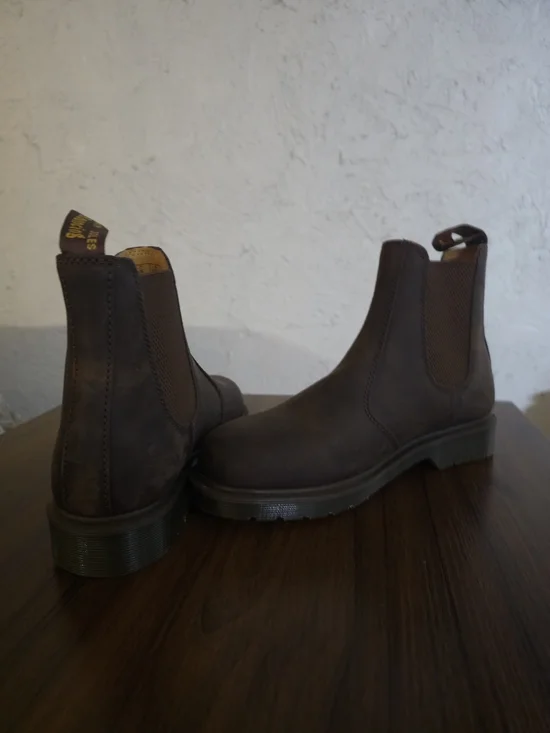 Dr. Martens Men's Chukka Boots in Dark Brown