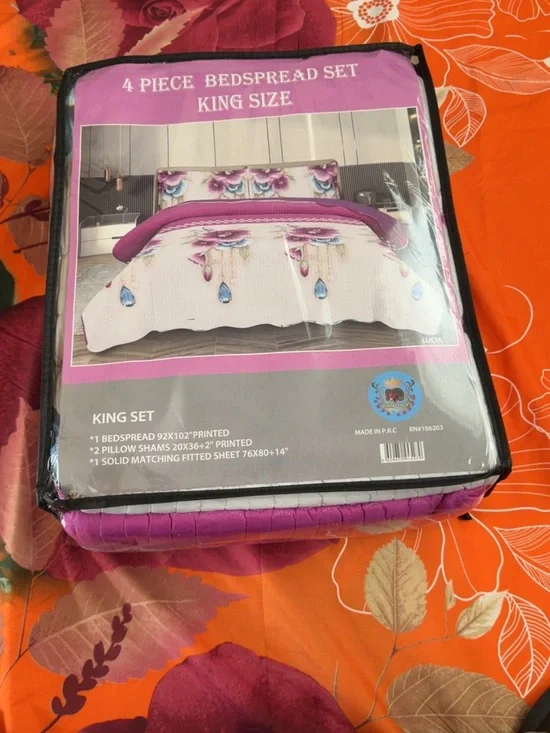 4-Piece King Bedspread Set in Purple and White - Unbranded