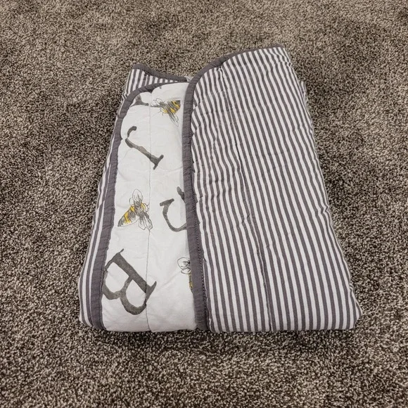 Burts Bees Baby Organic Cotton Reversible A-Bee-C Quilted Blanket Grey White
