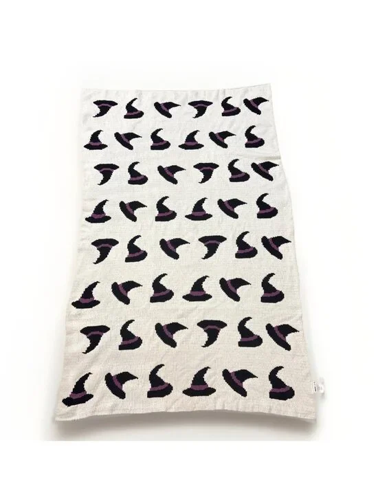 Novogratz Halloween Witch’s Hat Oversized Throw Blanket 50x87” Purple/Black/whit