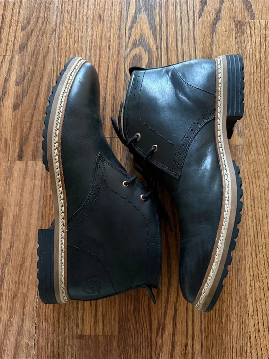 Timberland Black Leather Lace-Up Chukka Boots