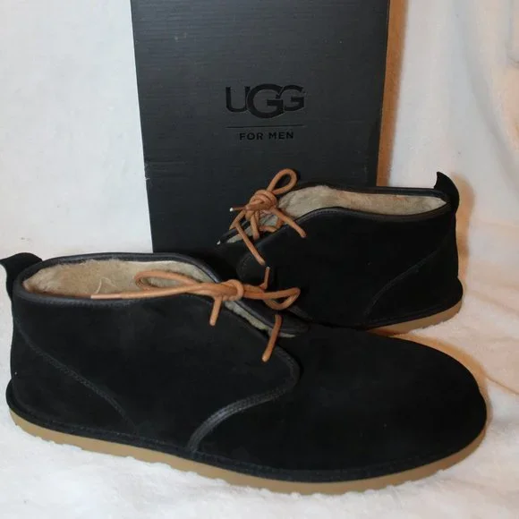 NEW UGG MEN'S MAKSIM CHUKKA SUEDE SHEARLING BOOTS‎