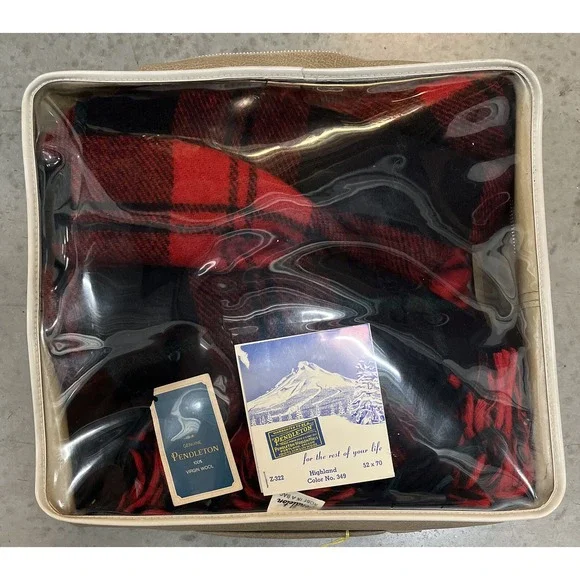Vtg Pendleton Robe‎ in a Bag Wool Red Navy Blanket Stadium Plaid Highland 52x70