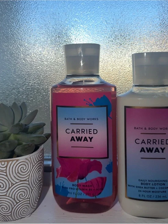 Bath & Body Works Carried Away Body Wash - Pink & Blue Accents