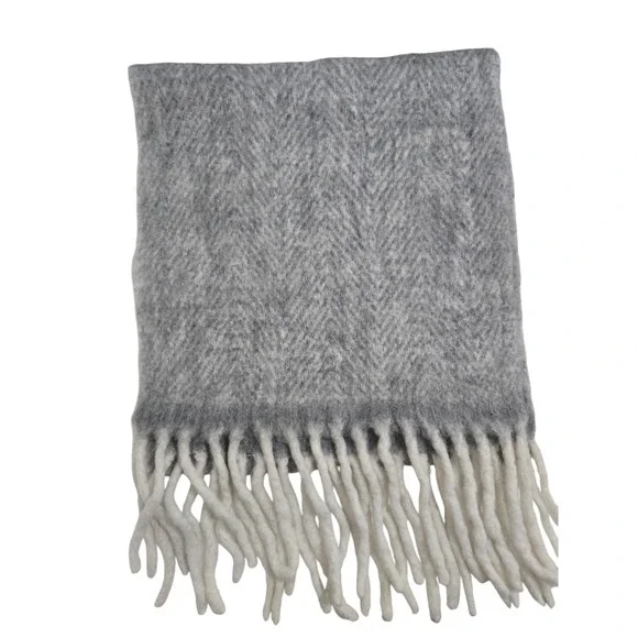 Lassesor Gray Herringbone Wool Blend‎ Scarf with Fringe