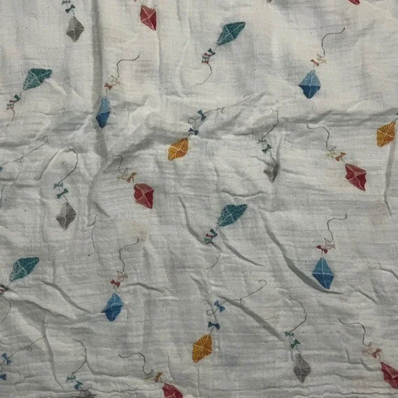 Lulujo Baby Muslin Swaddle Blanket White Kite Print Cotton 40x42 Breathable Wrap