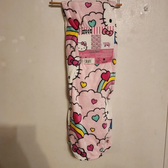 Hello Kitty Feeling Loved 50x70