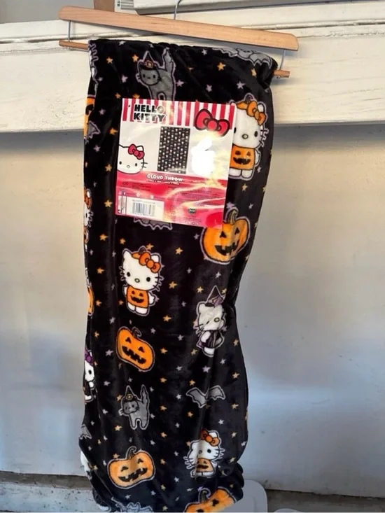 Halloween Hello Kitty Throw