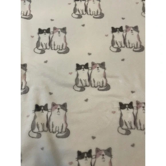 White Cat Heart Pattern Fleece Throw Blanket Grey‎ Pink Feline Decor 48x70