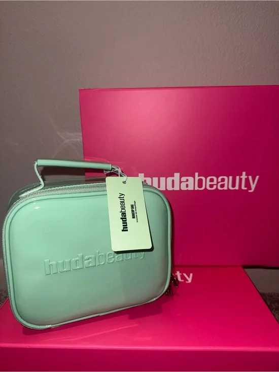 Huda Beauty Mint Makeup Bag
