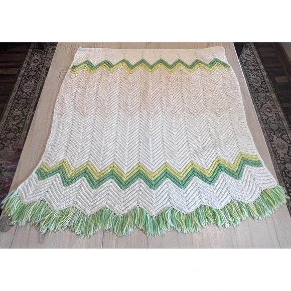 Vintage Handmade Crochet Chevron‎ Baby Blanket White Green Yellow Zig Zag Fringe