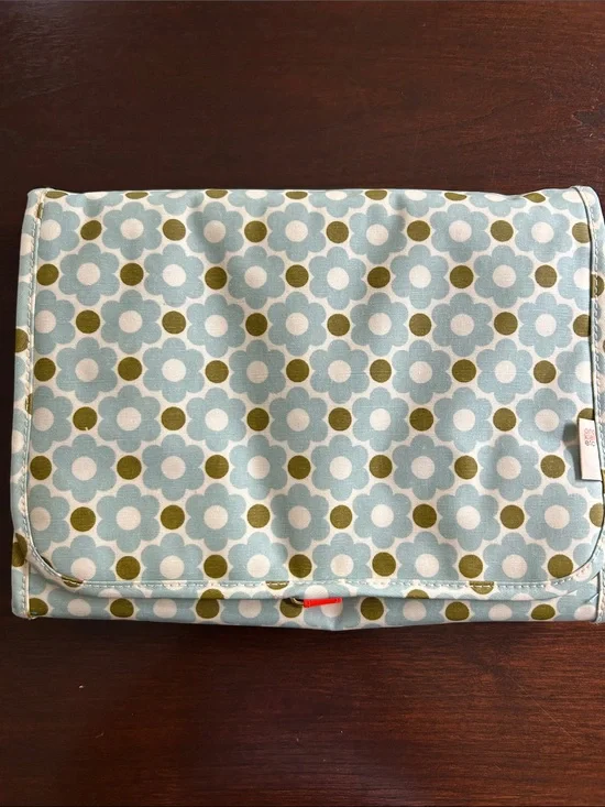 NWOT Orla Kiely cosmetics travel bag
