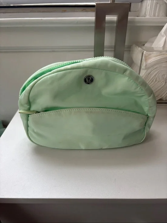 lululemon athletica Light Mint Cosmetic Pouch
