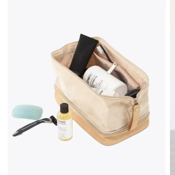 Beis - The Dopp Kit  in Beige