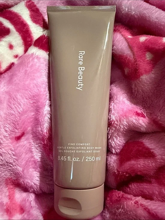 Rare Beauty Find Comfort Gentle Exfoliating Body Wash
