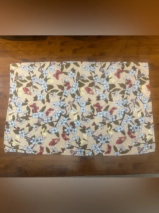 Abuzz Very Bradley throw blanket