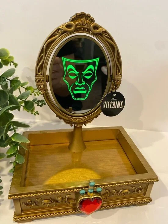 Bath & Body Works Disney Villains Limited Ed. “Evil Queen” Body Care Tray NWT