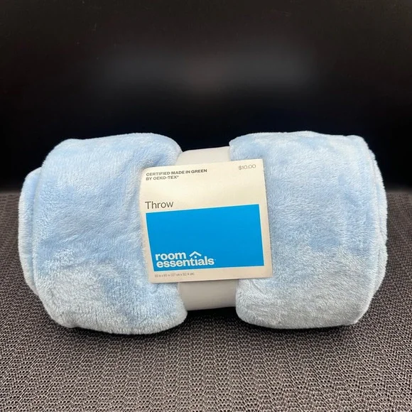 Room Essentials Light Blue Plush Throw Blanket 50x60 Fleece 100% Recycled Poly